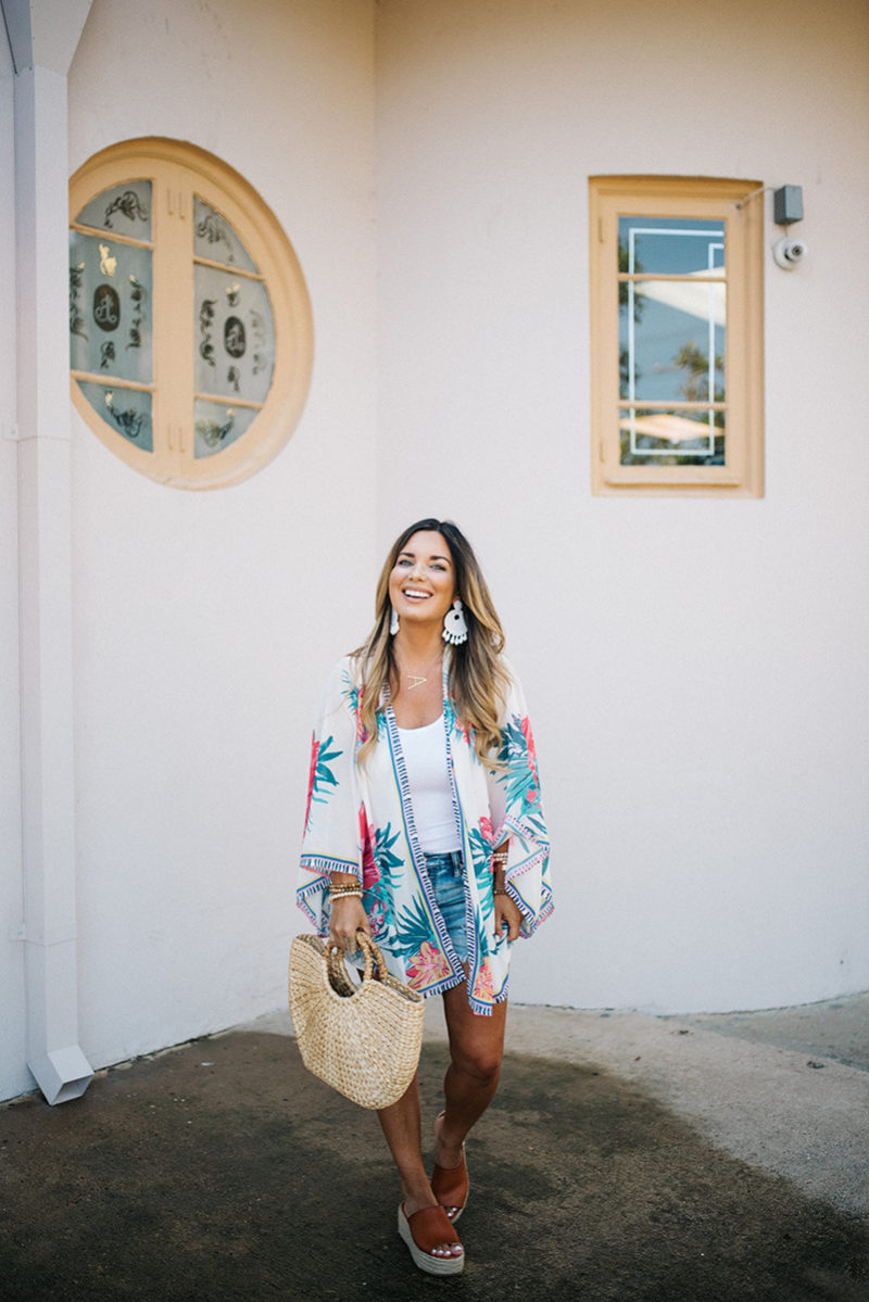 My kimono obsession continues with LeBoutique. Rock a kimono multiples ways. Read more to find out how I add a splash of floral along with how I let go of fears and worries.