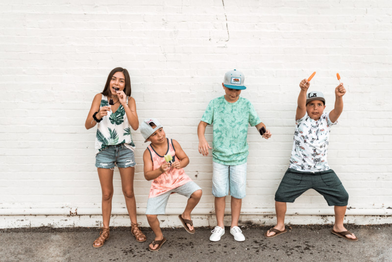 AFFORDABLE AND TRENDY PATTERNS AT OLD NAVY. OUTFIT OF THE DAY OPTIONS FOR THE ENTIRE FAMILY WITH PALM PRINT AND TROPICAL VIBES. 