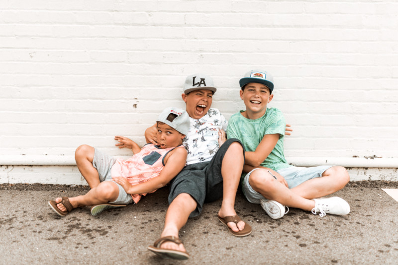 AFFORDABLE AND TRENDY PATTERNS AT OLD NAVY. OUTFIT OF THE DAY OPTIONS FOR THE ENTIRE FAMILY WITH PALM PRINT AND TROPICAL VIBES. 