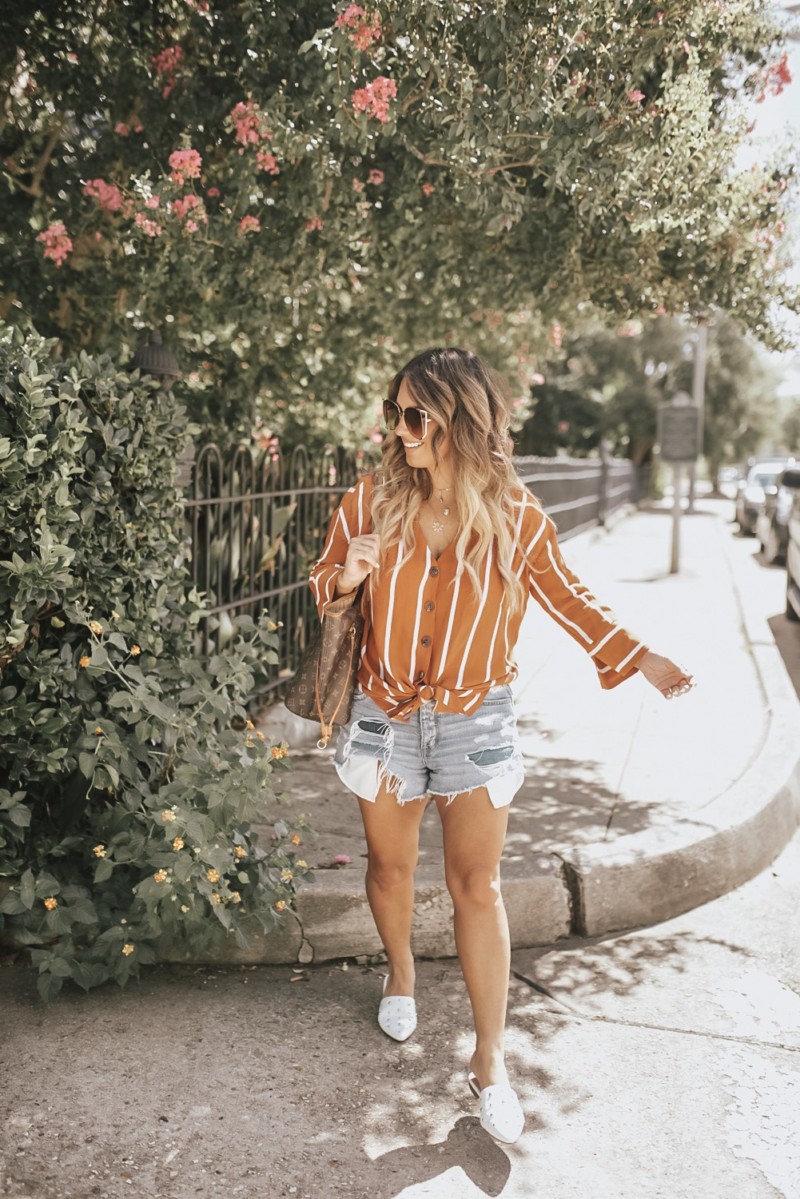 STRIPED TOP IN RUST CAN BE PAIRED WITH DENIM SHORTS AND WITH DENIM JEANS WHEN THE WEATHER GETS COOLER. READ MORE ON THE BLOG.