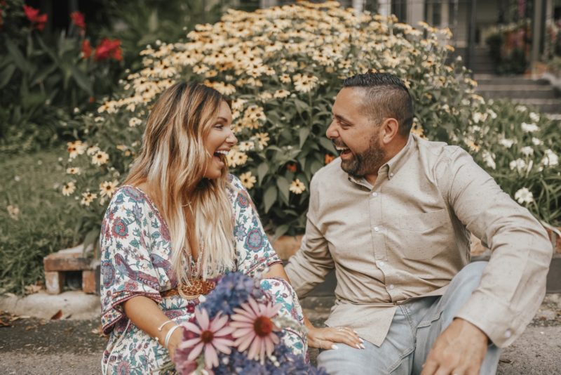 OUR DO'S + DON'TS TO KEEP YOUR RELATIONSHIP HEALTHY + THRIVING. MORE TIPS ON THE BLOG ON HOW TO STAY IN LOVE.