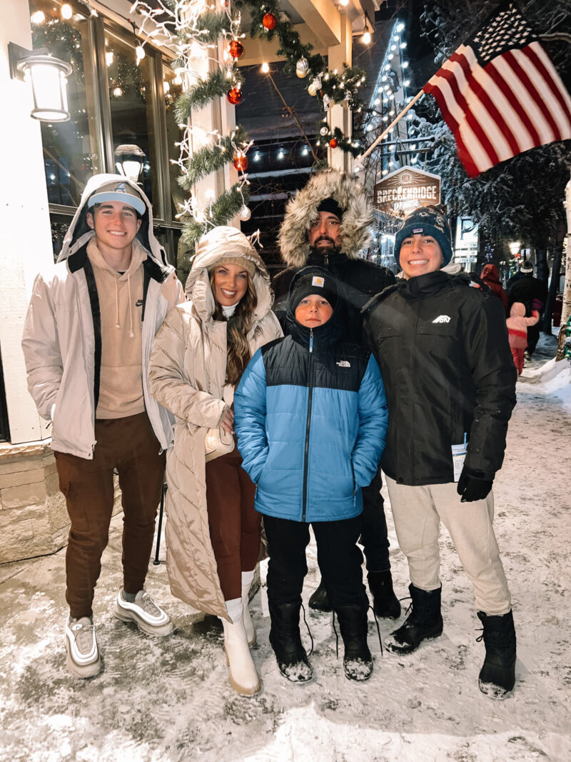 BRECKENRIDGE SKI TRIP WITH THE FAMILY - SHARING ALL OF THE DETAILS FROM SKI RENTALS TO LODGING TO RESTAURANTS.