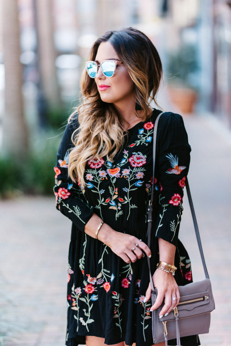 How to style an embroidered dress. Read more about how to rock this trend. 