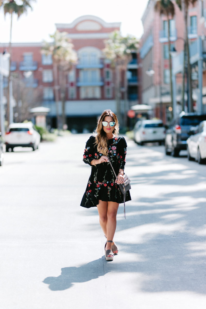 How to style an embroidered dress. Read more about how to rock this trend. 