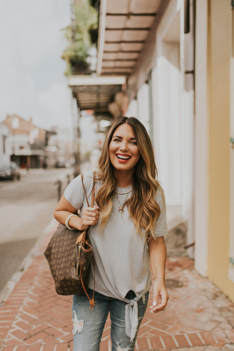 Finding the perfect tee that will transition into fall is on the blog. Read more to take a peek on my knotted tee that is under $30.