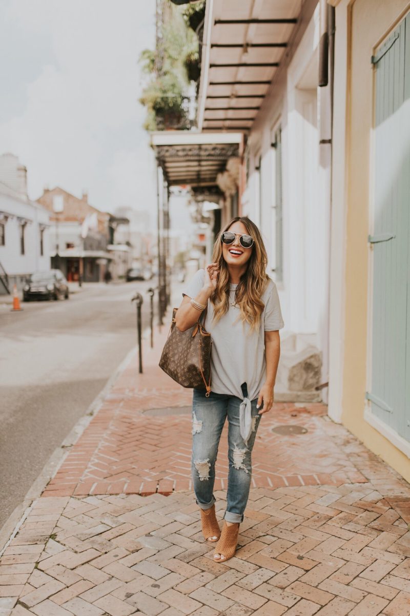 Finding the perfect tee that will transition into fall is on the blog. Read more to take a peek on my knotted tee that is under $30.