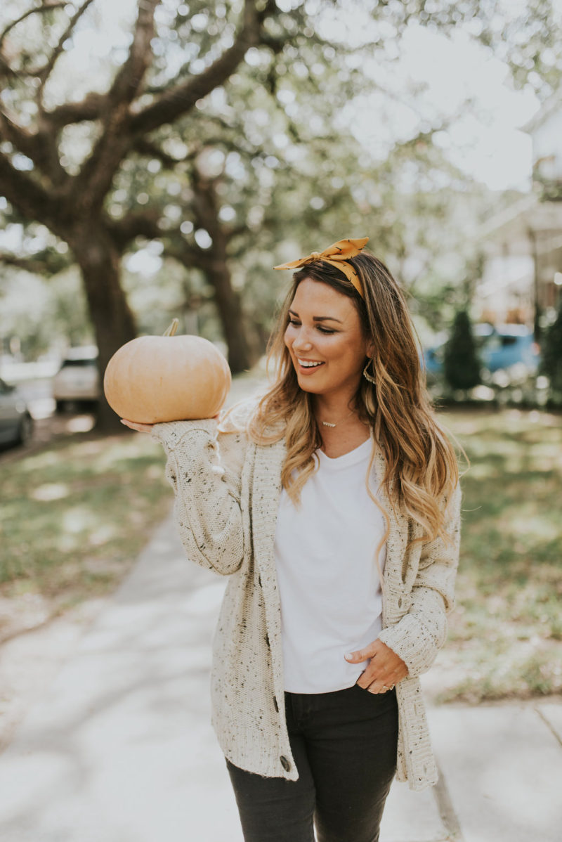 TODAY MARKS THE OFFICIAL FIRST DAY OF FALL. WHAT ARE SOME OF YOUR FAVORITE THINGS ABOUT THIS SEASON? READ MORE TO SEE HOW HOW I AM GETTING INTO THE SPIRIT OF THE SEASON.