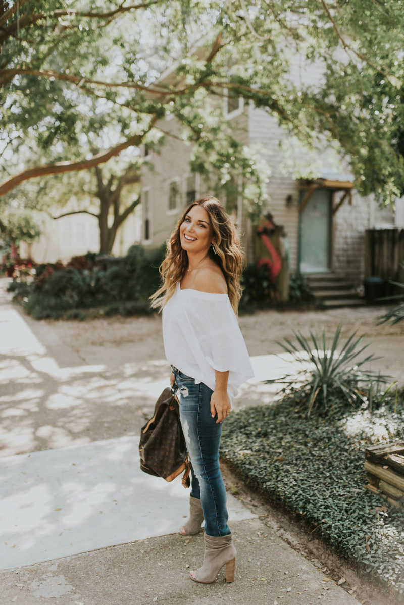 The hunt for the perfect pair of jeans is every woman's quest. Read more to hear about my new favorite brand. These jeans fit like a glove. 