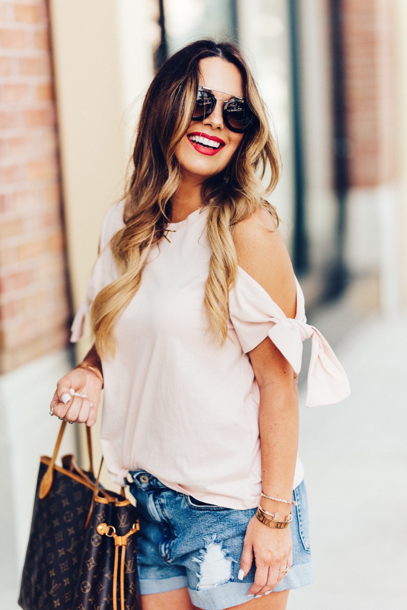 Cold shoulder tops for under $20. Read more to see how you can save and not splurge on your fashion forward wardrobe.