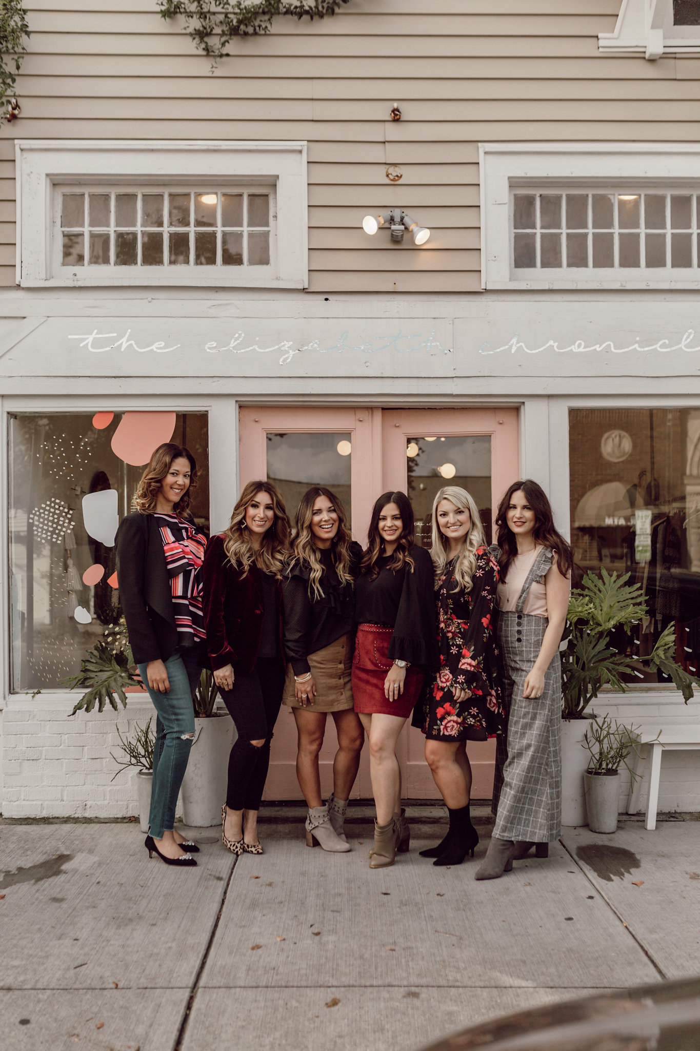 COMMUNITY OF BLOGGERS CONNECTING TO INSPIRE AND ENCOURAGE ONE ANOTHER. READ MORE TO FIND OUT THE DETAILS ABOUT STYLE COLLECTIVE.