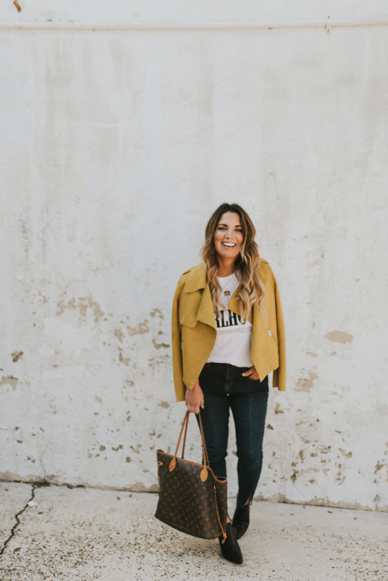 THERE ARE MANY WAYS TO SPICE UP THE BASIC JEANS AND A TEE. MUSTARD IS STILL ON TREND FOR SPRING 2018