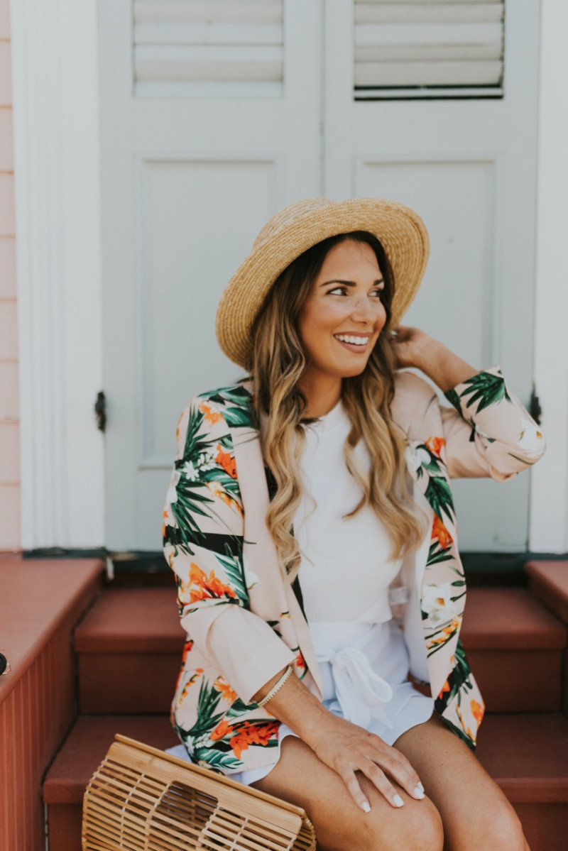 CHOOSING TO EMBRACE JOY AND FREEDOM DESPITE THE CIRCUMSTANCES. HOW TO MOVE PAST HURT AND DISAPPOINTMENT. READ MORE TO FIND OUT 3 WAYS THAT I'VE LEARNED TO STAY FREE.