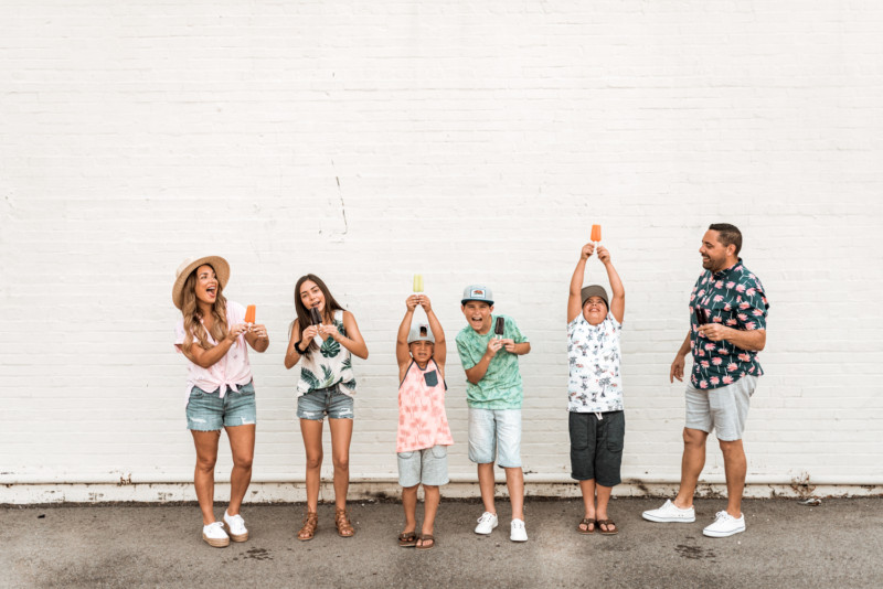 AFFORDABLE AND TRENDY PATTERNS AT OLD NAVY. OUTFIT OF THE DAY OPTIONS FOR THE ENTIRE FAMILY WITH PALM PRINT AND TROPICAL VIBES. 