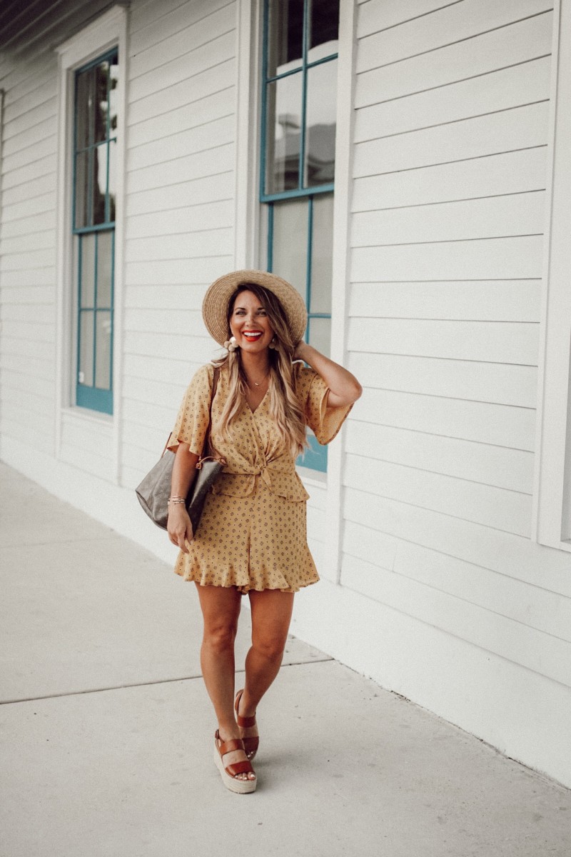 ROMPERS ARE BEST FOR THAT SUMMER HEAT. FOUND ROMPERS THAT ARE COME IN PETITE AND COME IN PLUS TOO. SHARING MY FAVORITE ROMPERS FOR SUMMER ON THE BLOG. READ MORE ON DASHINGDARLIN.COM.
