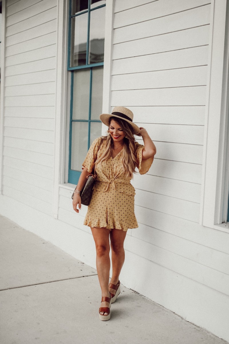 ROMPERS ARE BEST FOR THAT SUMMER HEAT. FOUND ROMPERS THAT ARE COME IN PETITE AND COME IN PLUS TOO. SHARING MY FAVORITE ROMPERS FOR SUMMER ON THE BLOG. READ MORE ON DASHINGDARLIN.COM.