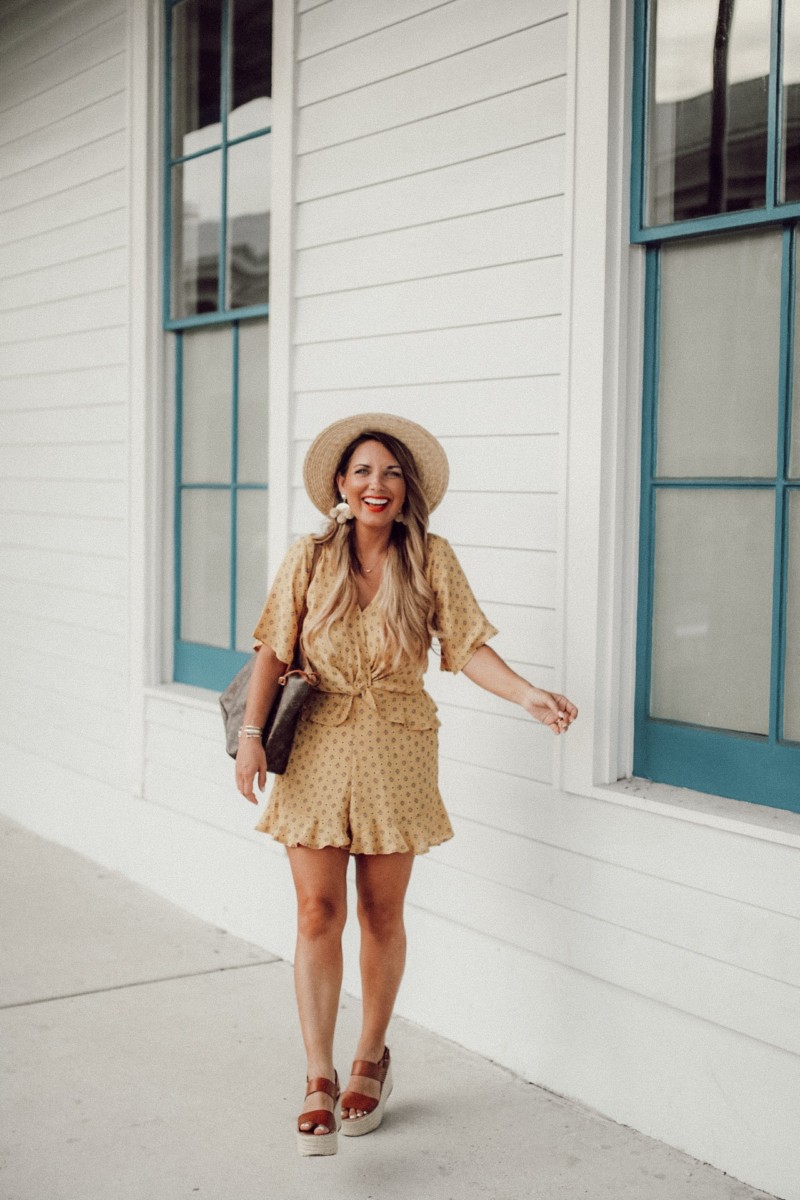 ROMPERS ARE BEST FOR THAT SUMMER HEAT. FOUND ROMPERS THAT ARE COME IN PETITE AND COME IN PLUS TOO. SHARING MY FAVORITE ROMPERS FOR SUMMER ON THE BLOG. READ MORE ON DASHINGDARLIN.COM.