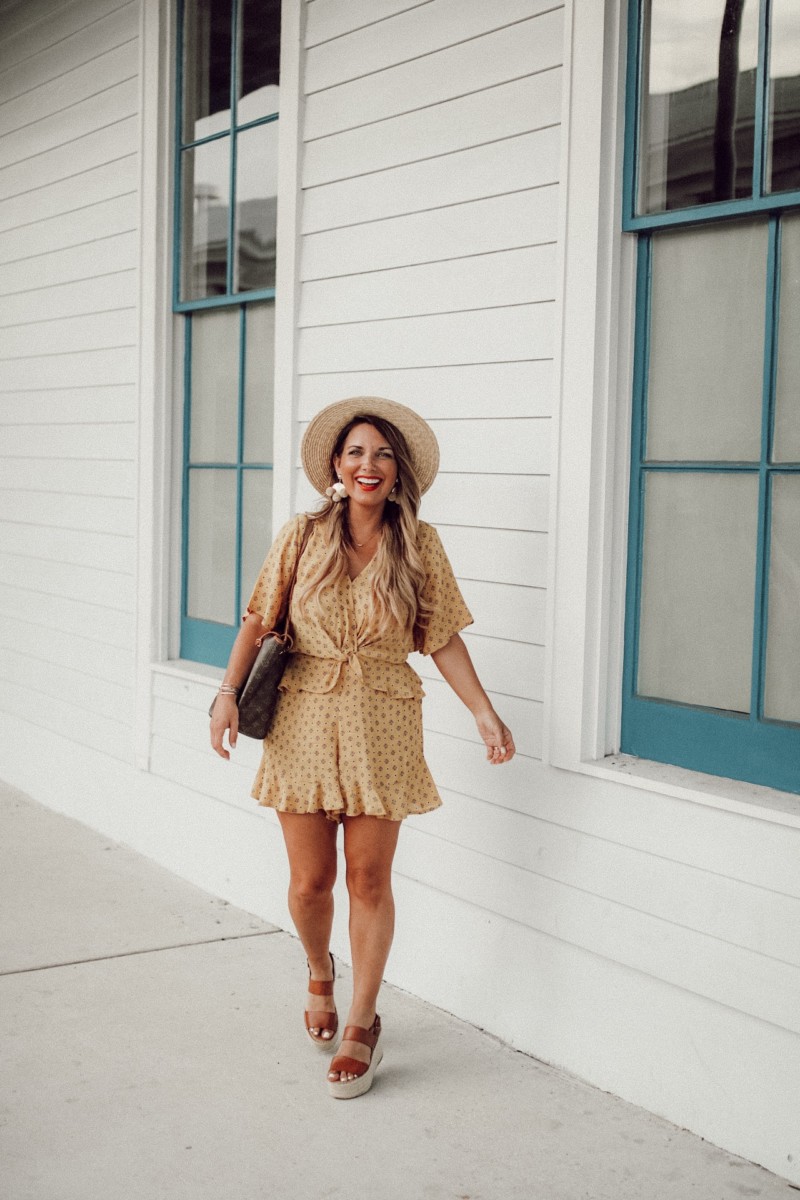 ROMPERS ARE BEST FOR THAT SUMMER HEAT. FOUND ROMPERS THAT ARE COME IN PETITE AND COME IN PLUS TOO. SHARING MY FAVORITE ROMPERS FOR SUMMER ON THE BLOG. READ MORE ON DASHINGDARLIN.COM.