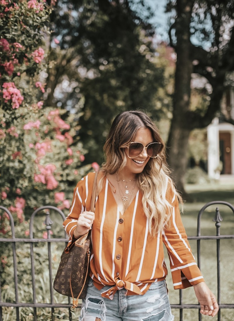 STRIPED TOP IN RUST CAN BE PAIRED WITH DENIM SHORTS AND WITH DENIM JEANS WHEN THE WEATHER GETS COOLER. READ MORE ON THE BLOG.