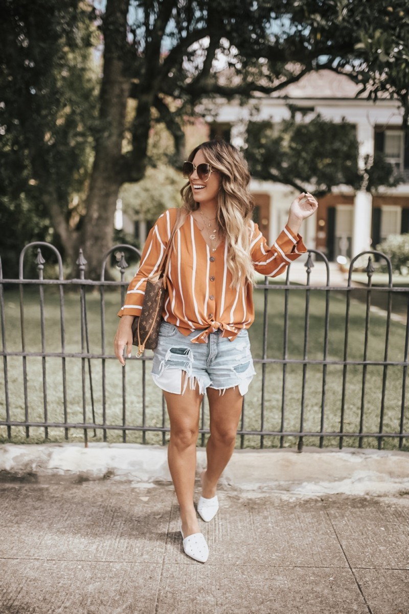 STRIPED TOP IN RUST CAN BE PAIRED WITH DENIM SHORTS AND WITH DENIM JEANS WHEN THE WEATHER GETS COOLER. READ MORE ON THE BLOG.