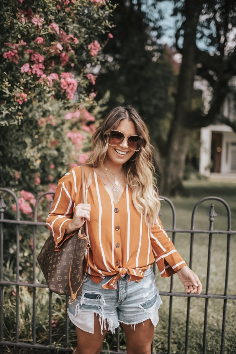 STRIPED TOP IN RUST CAN BE PAIRED WITH DENIM SHORTS AND WITH DENIM JEANS WHEN THE WEATHER GETS COOLER. READ MORE ON THE BLOG.