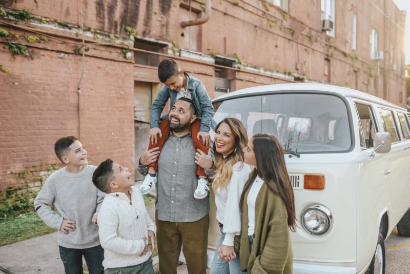 OUTFIT IDEAS AND TIPS TO CREATE YOUR FAMILY PHOTOSHOOT FOR CHRISTMAS CARDS