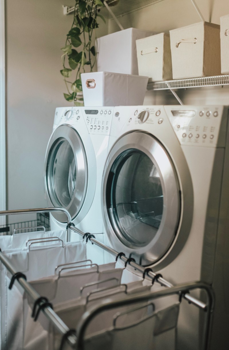 Laundry room makeover with Stage is on the blog. I’m trying to create better habits and a better lifestyle of tidiness. Take a peek at the complete look.