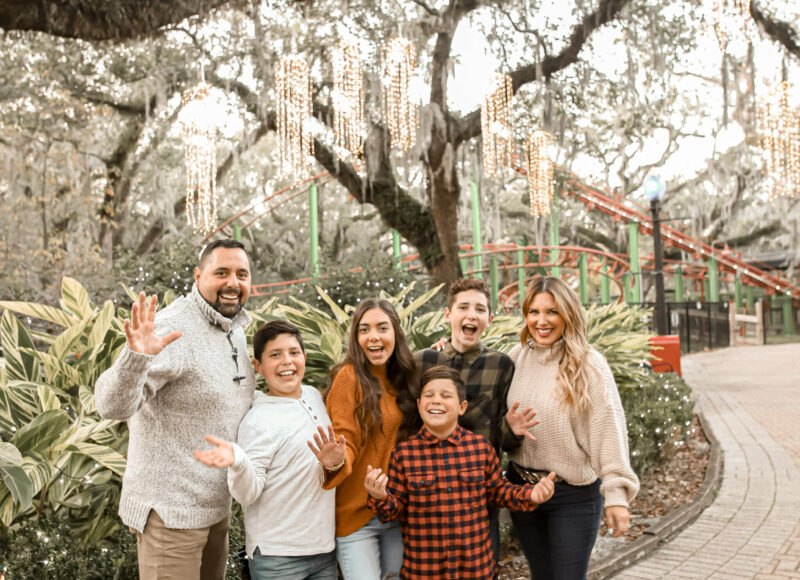 CELEBRATION IN THE OAKS WITH THE FAMILY IS A TRADITION EVERY HOLIDAY SEASON. CHRISTMAS LIGHTS, HOT CHOCOLATE, SANTA PICTURES, ROLLER COASTERS AND MORE.