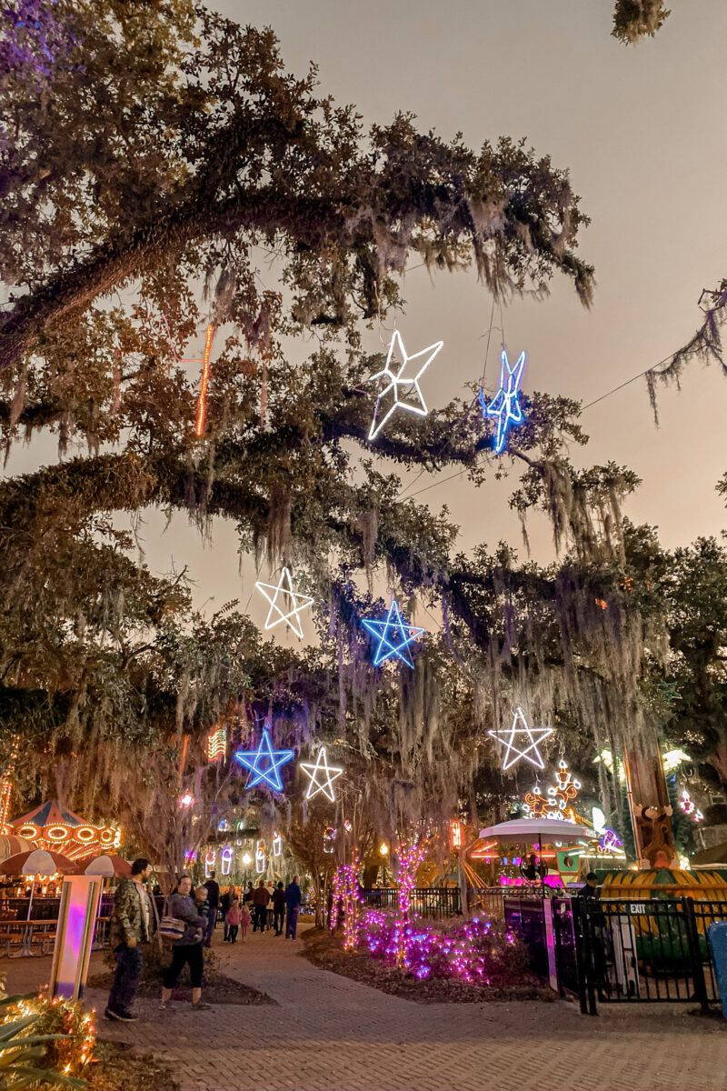 CELEBRATION IN THE OAKS WITH THE FAMILY IS A TRADITION EVERY HOLIDAY SEASON. CHRISTMAS LIGHTS, HOT CHOCOLATE, SANTA PICTURES, ROLLER COASTERS AND MORE.