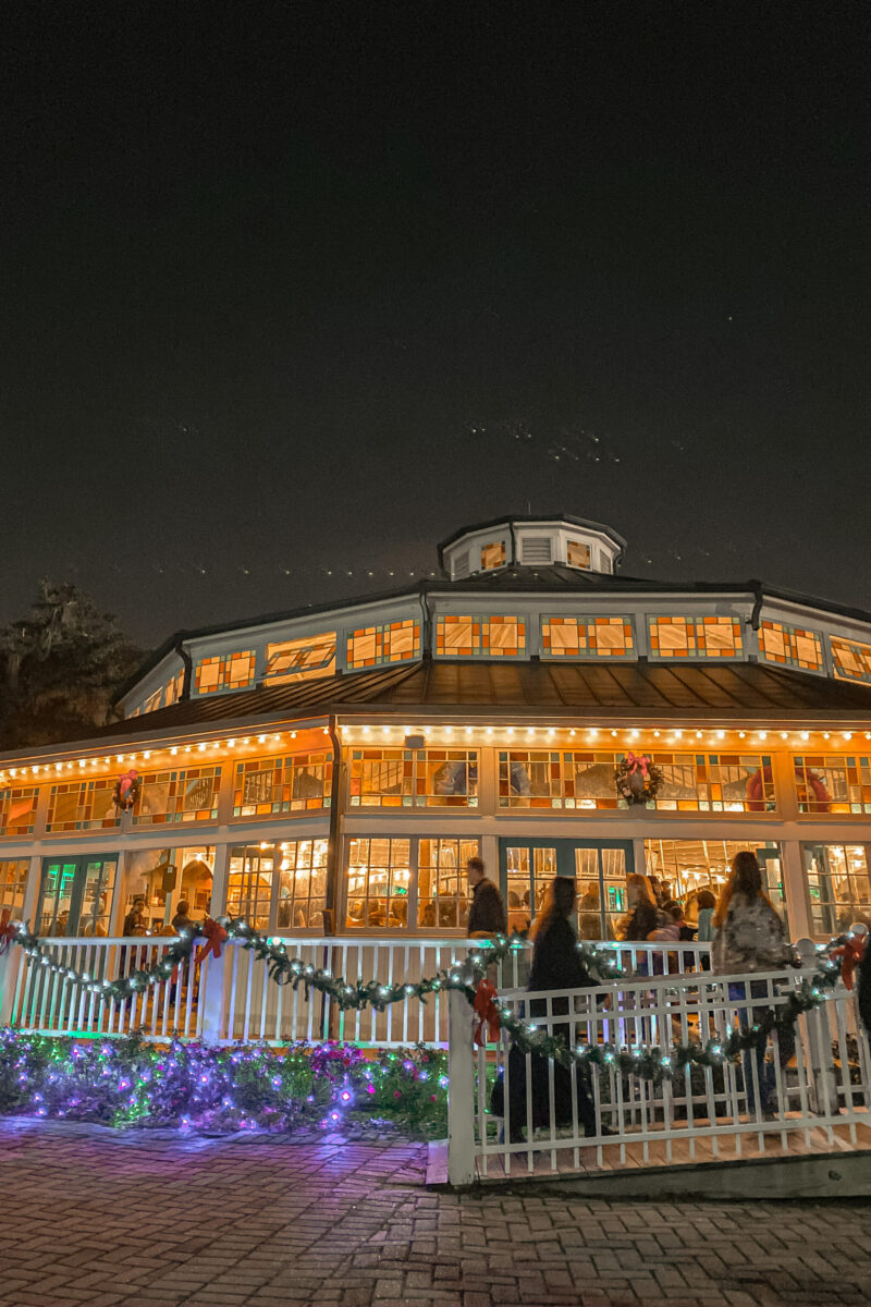 CELEBRATION IN THE OAKS WITH THE FAMILY IS A TRADITION EVERY HOLIDAY SEASON. CHRISTMAS LIGHTS, HOT CHOCOLATE, SANTA PICTURES, ROLLER COASTERS AND MORE.