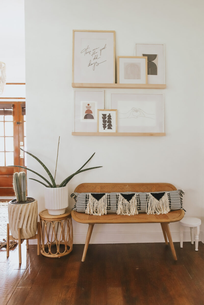 LIVING ROOM REFRESH WITH A FEW AFFORDABLE FINDS FRO TARGET AND OVERSTOCK. ROUND MIRROR, LOTS OF TEXTURE, PAMPAS GRASS, AND MORE ON THE BLOG.