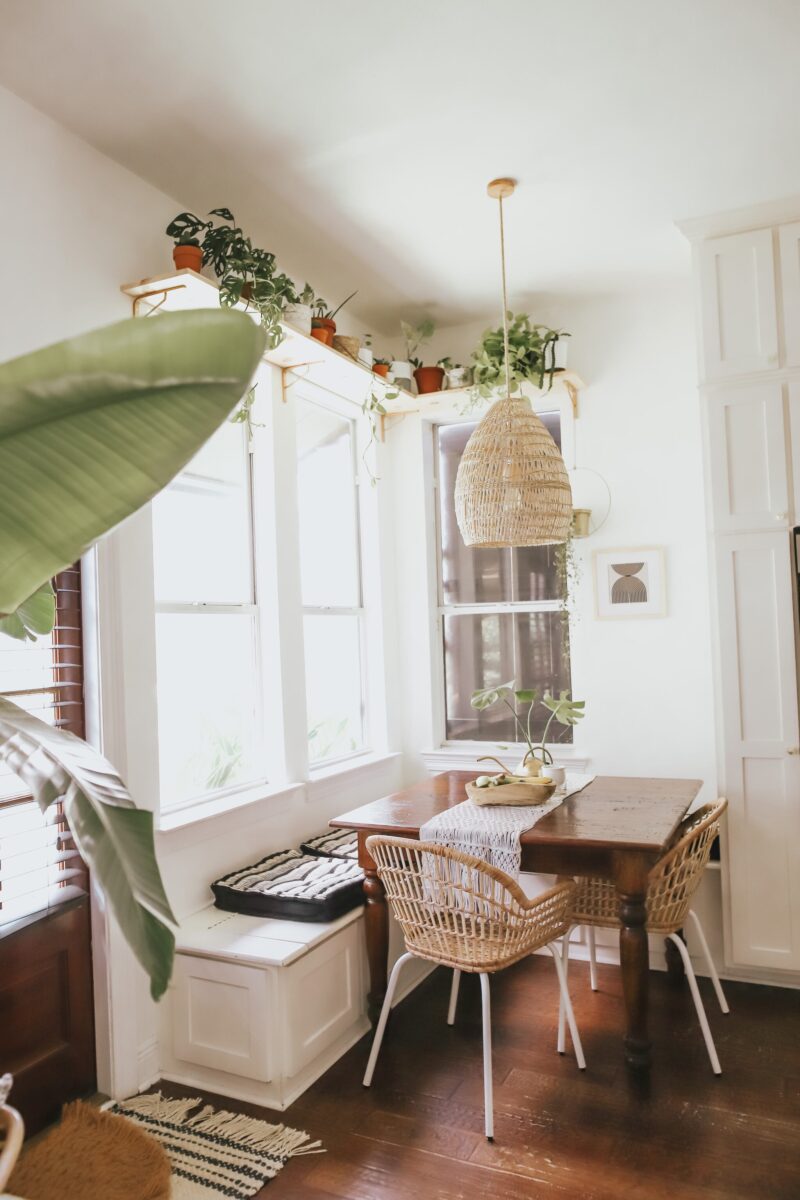 LIVING ROOM REFRESH WITH A FEW AFFORDABLE FINDS FRO TARGET AND OVERSTOCK. ROUND MIRROR, LOTS OF TEXTURE, PAMPAS GRASS, AND MORE ON THE BLOG.