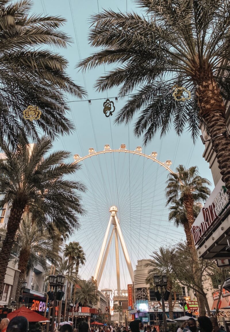 WEEKEND TRAVEL GUIDE IN LAS VEGAS - MOST INSTAGRAMMABLE SPOTS IN VEGAS - GIRL'S TRIP GUIDE