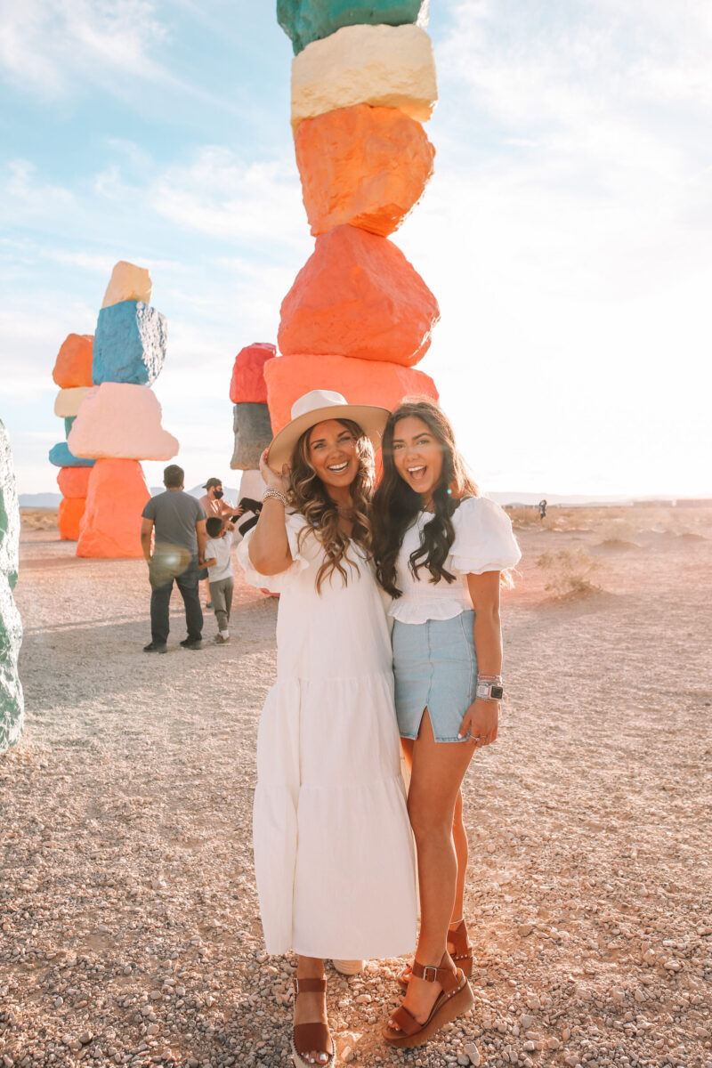 WEEKEND TRAVEL GUIDE IN LAS VEGAS - MOST INSTAGRAMMABLE SPOTS IN VEGAS - GIRL'S TRIP GUIDE