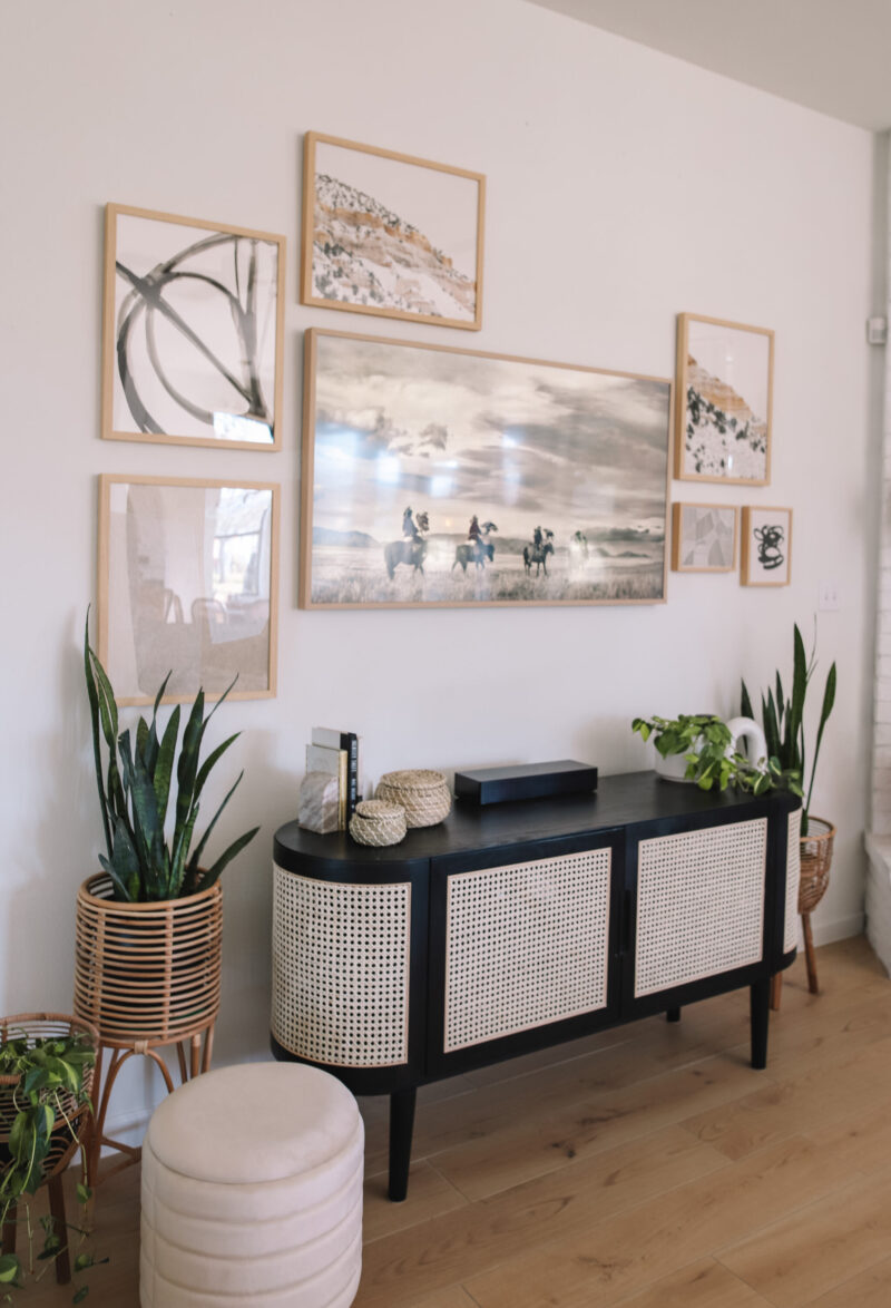 5 easy ways to add texture, greenery, and neutrals to your living room and foyer. Living room update is all on the blog.