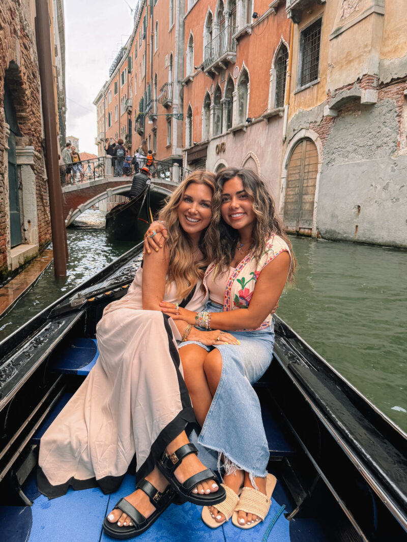 Sharing all of the details from our two week visit to Italy. Where to stay, what to do, where to eat when visiting Venice, Italy. Read more on the blog.